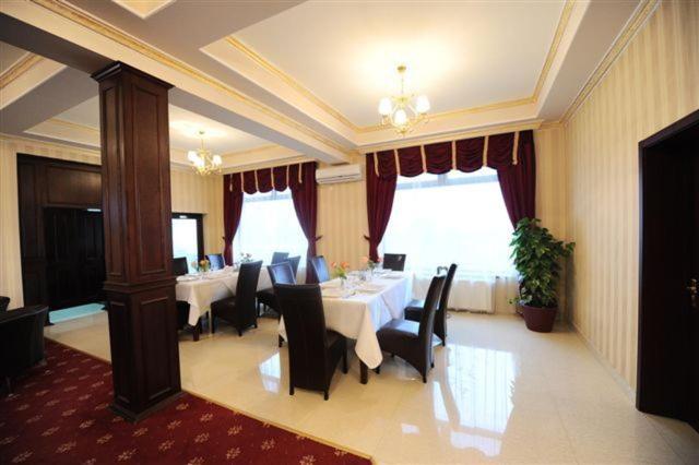 Hotel Mondial - באיה מראה חיצוני תמונה