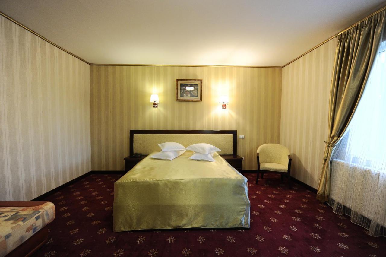 Hotel Mondial - באיה מראה חיצוני תמונה